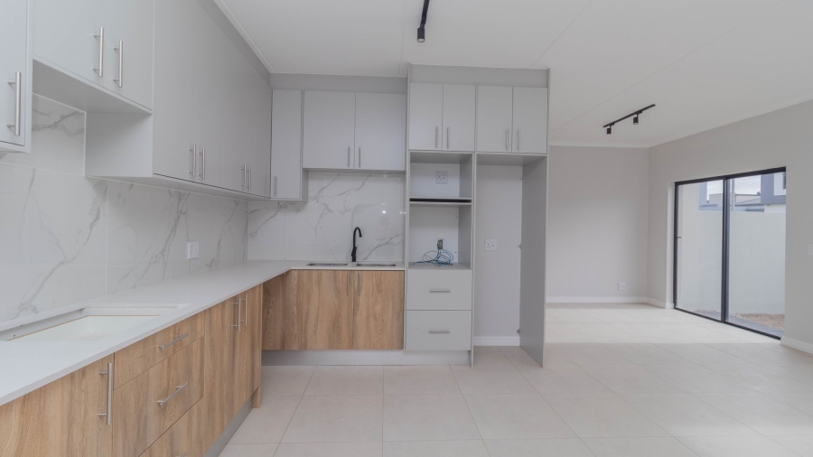 To Let 3 Bedroom Property for Rent in Sandown Western Cape